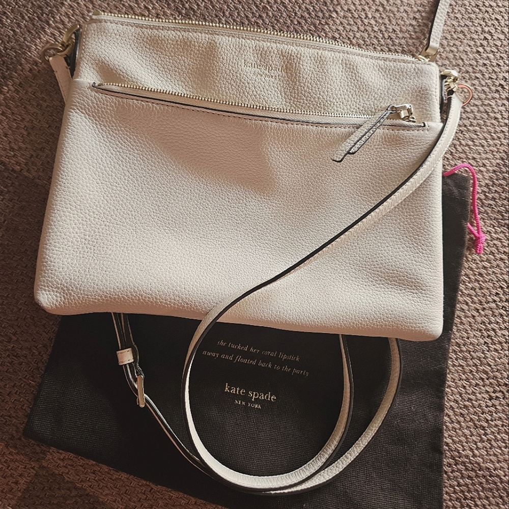 Kate Spade ,Polly, Leather Crossbody 🤍